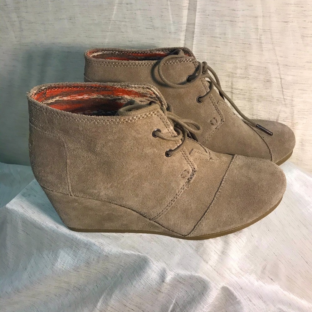 Toms tan suede leather booties, size 9. Like new!